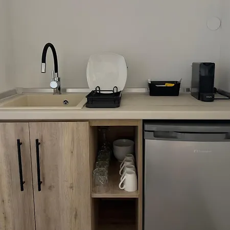 Eleonas מלון דירות 4*